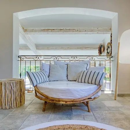La « lia » A 300m De La Villa